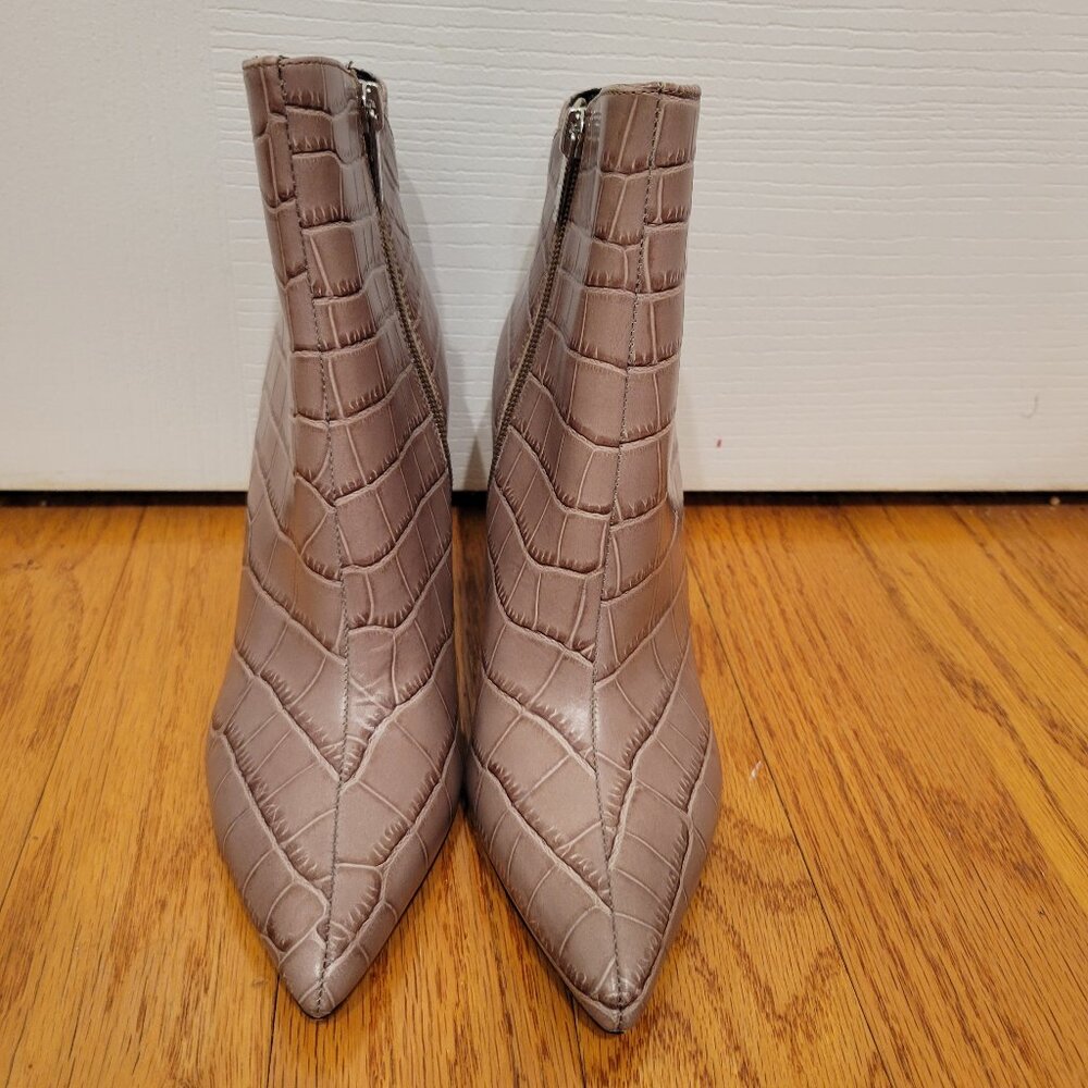 New without box Marc Fisher Urmi Pointed Toe Bootie in Light Brown Size 6